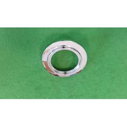 Rosette unter der Ideal Standard Küchenmaschine